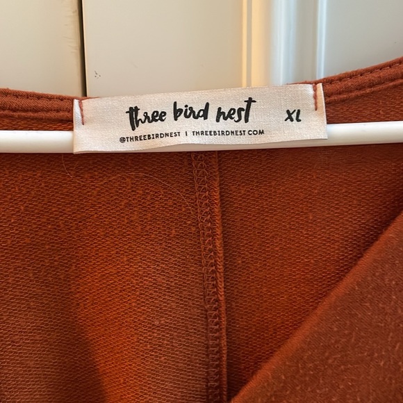 Three Bird Nest rust top - Picture 2 of 3